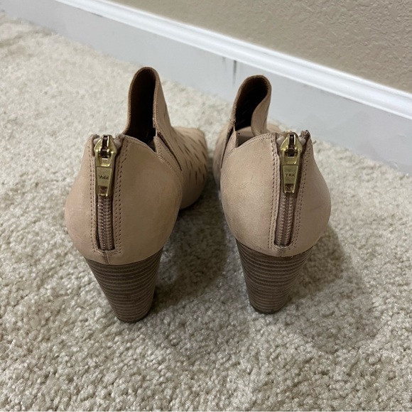 CLARKS Okena Leather Peep Toe Heeled Shoes Heels Back Zip Size 9 Beige, - Picture 5 of 16
